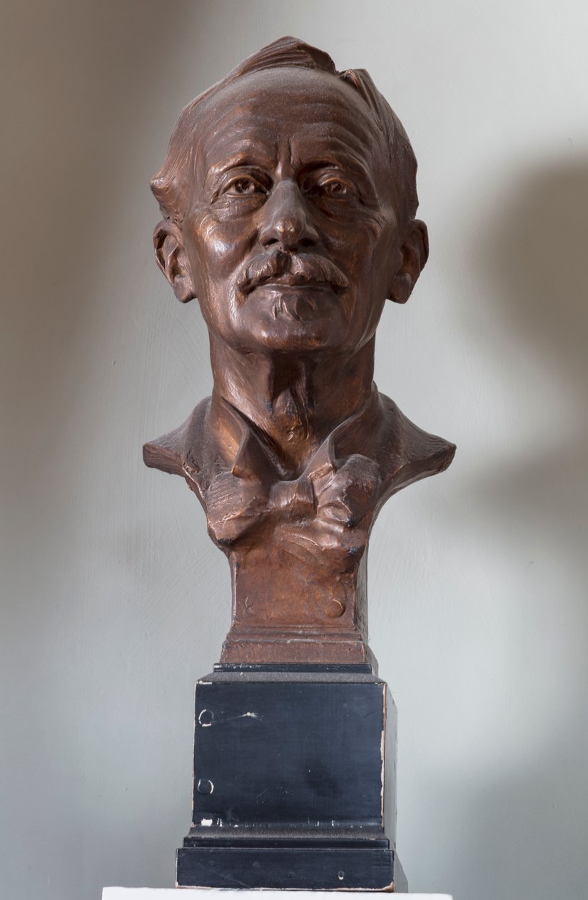 Sculpture of C R Ashbee by Allan Wyon