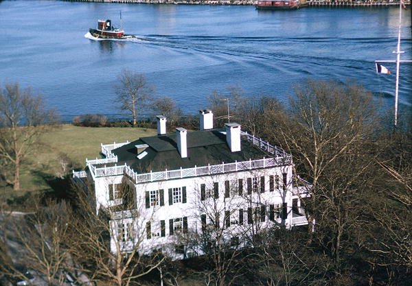Gracie Mansion by American School