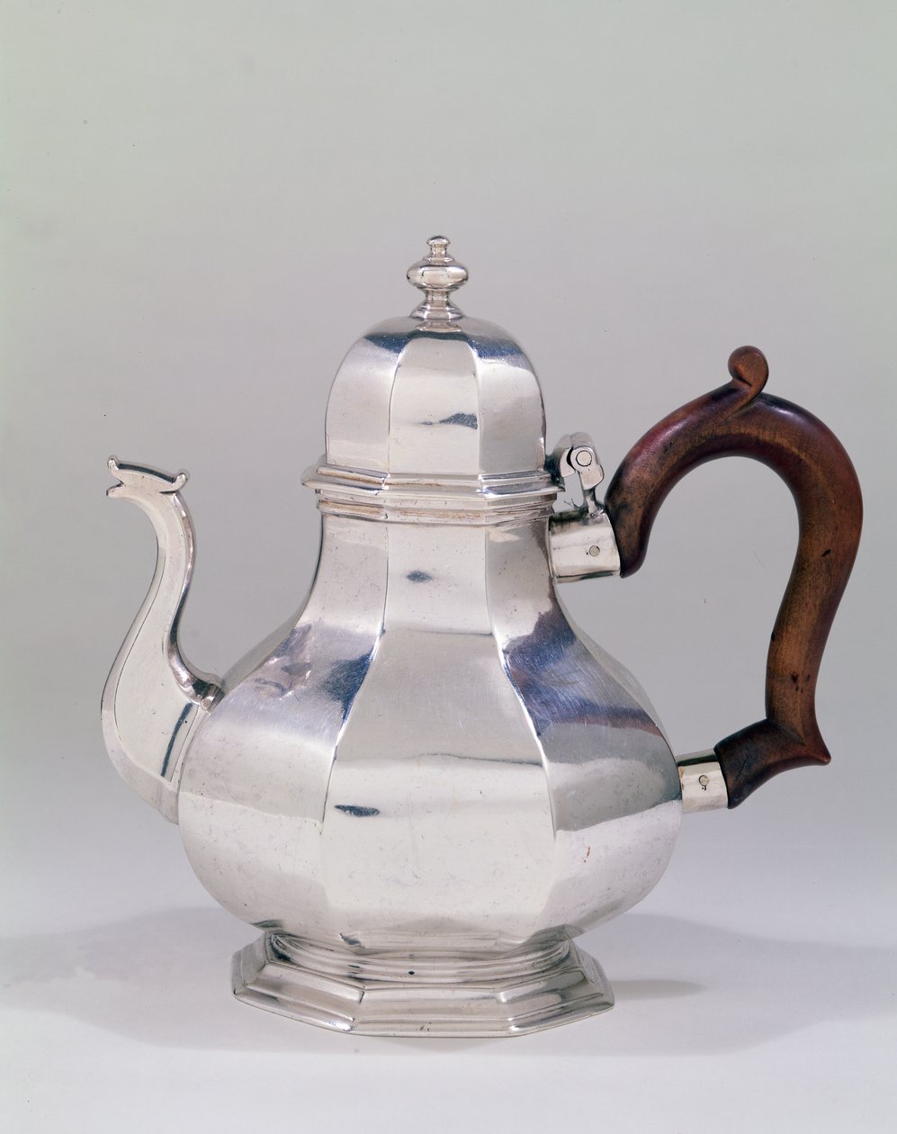 Teapot by Tearle and Lamb, 1718-19 by English School