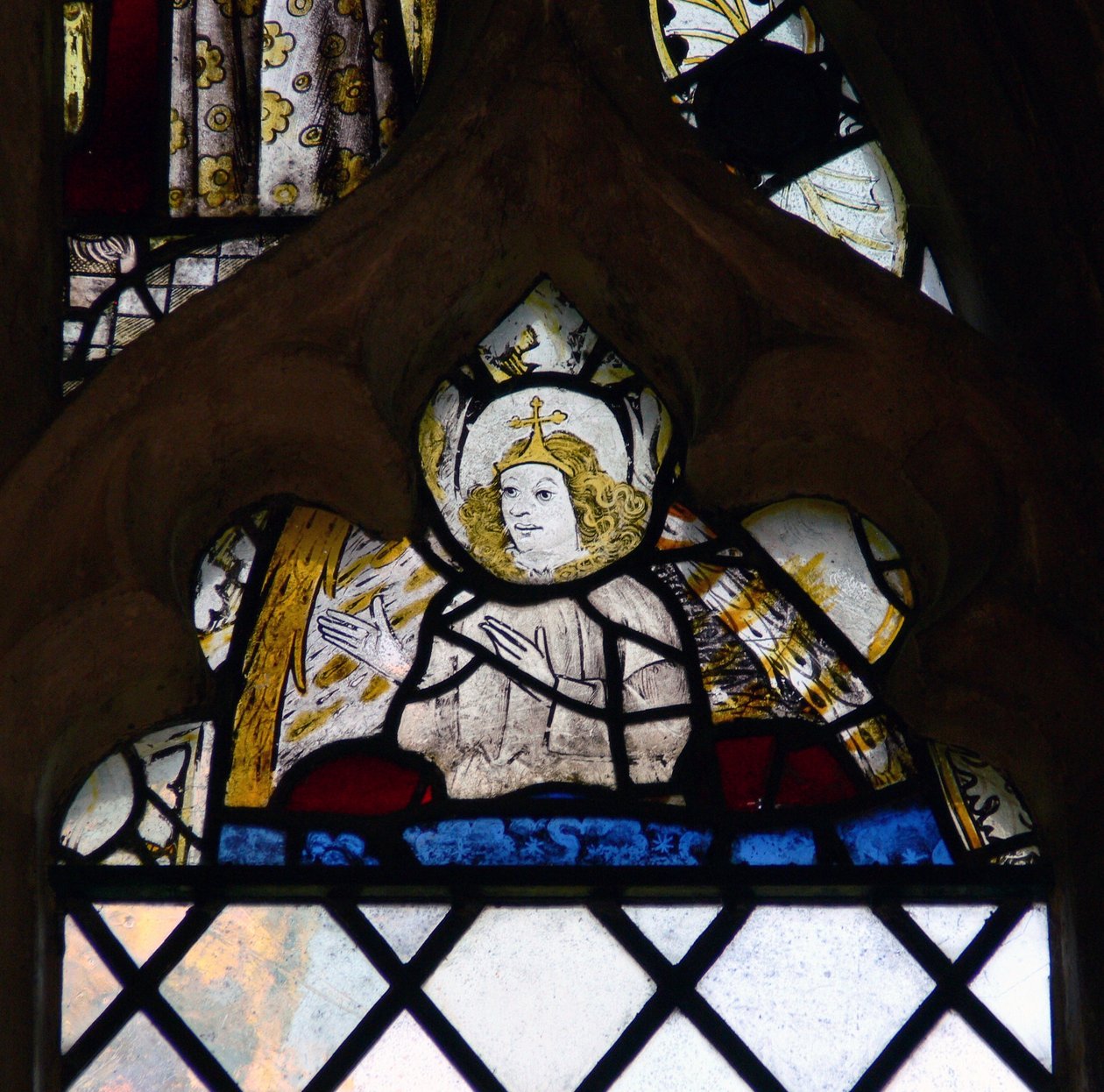 Window w4 depicting an angel by English School