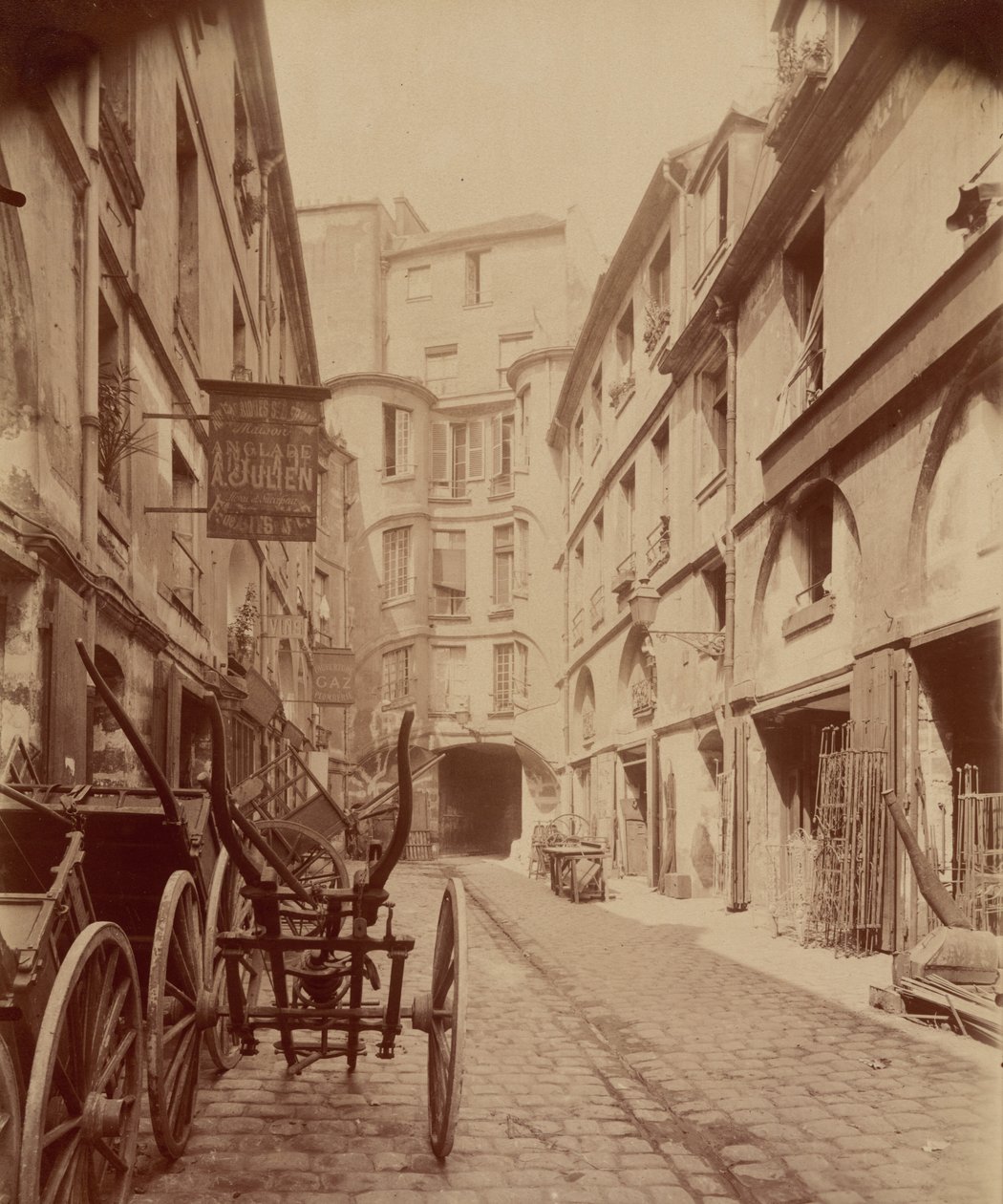 Dragon Court, 1905 by Eugène Atget