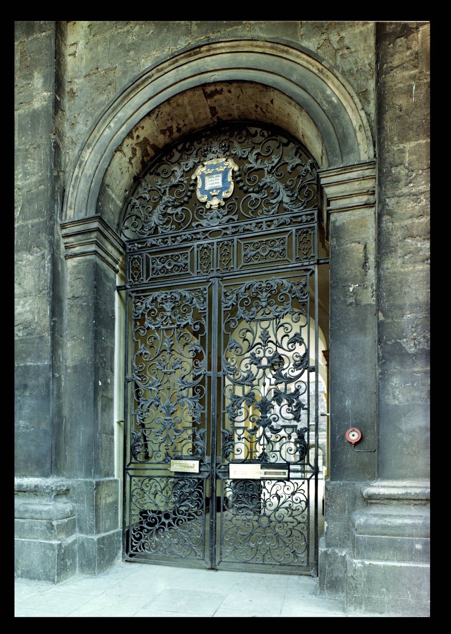 Gates, transom panel and overthrow from the Clarendon Building, Oxford, c.1710 by Jean Tijou