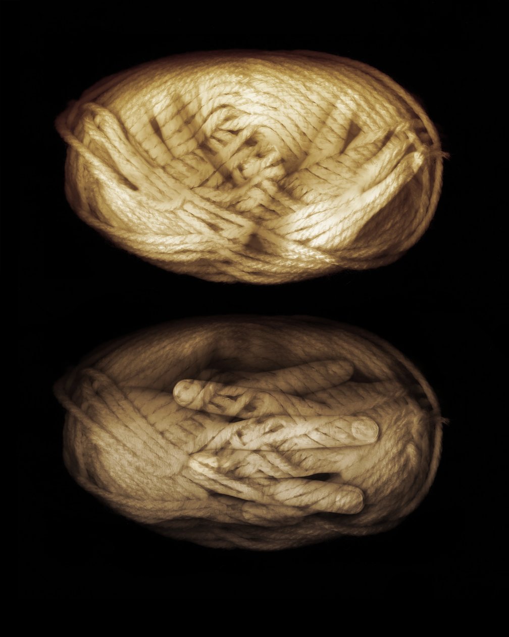 Yarn hands by Johan Lilja