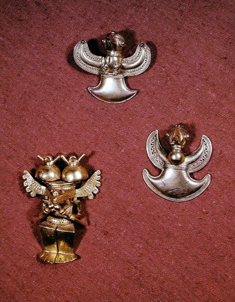 Two Tairona Culture Bird-shaped Pendants and a Quimbaya Culture Anthropomorphic Figurine by Pre Columbian Pre Columbian