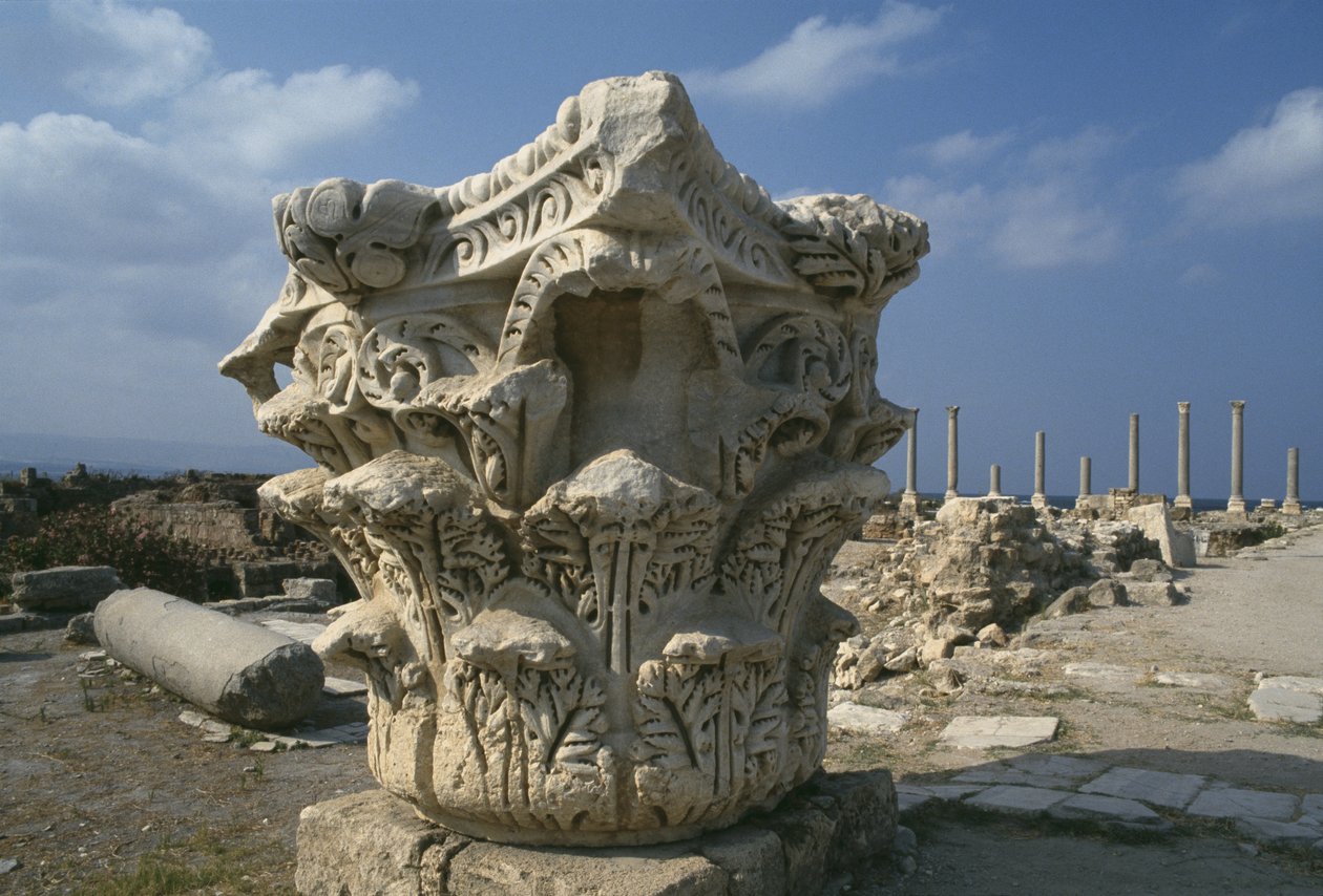 Corinthian capital by Roman