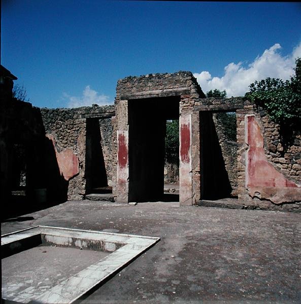 A villa by Roman