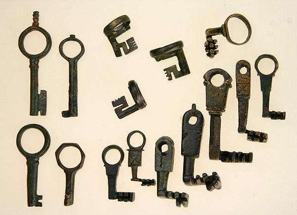 Selection of Keys by Roman Roman