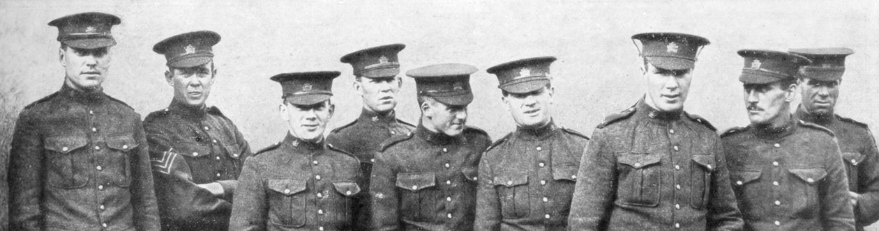 A Group of Canadian Soldiers, 1914 by Unbekannt