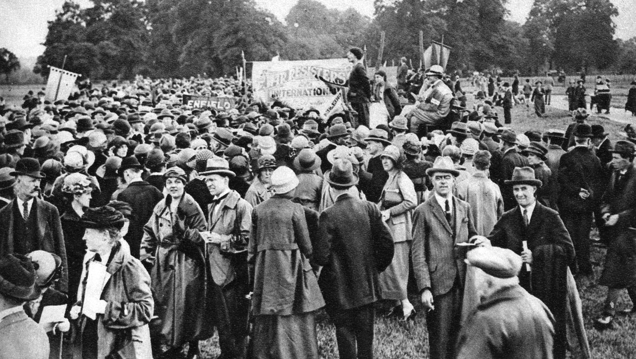 An Anti-War Meeting, Hyde Park, London, 1926-1927 by Unbekannt