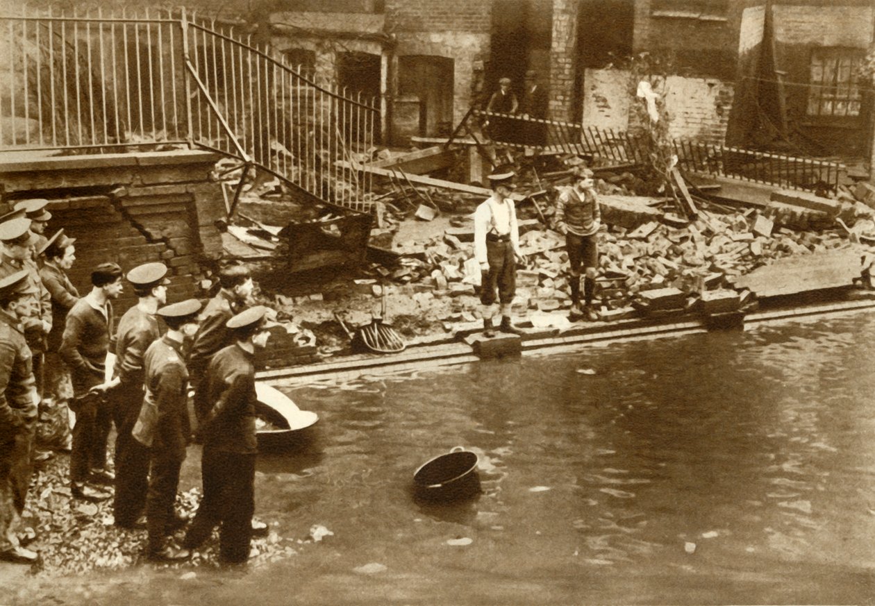 Flooding in London, 1928 by Unbekannt