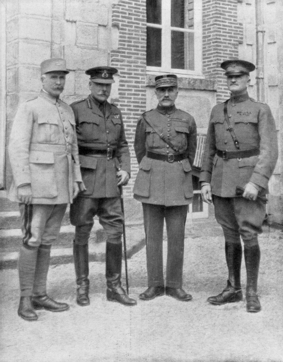 The four Allied commanders, Chateau Bombon, France, 1918 by Unbekannt