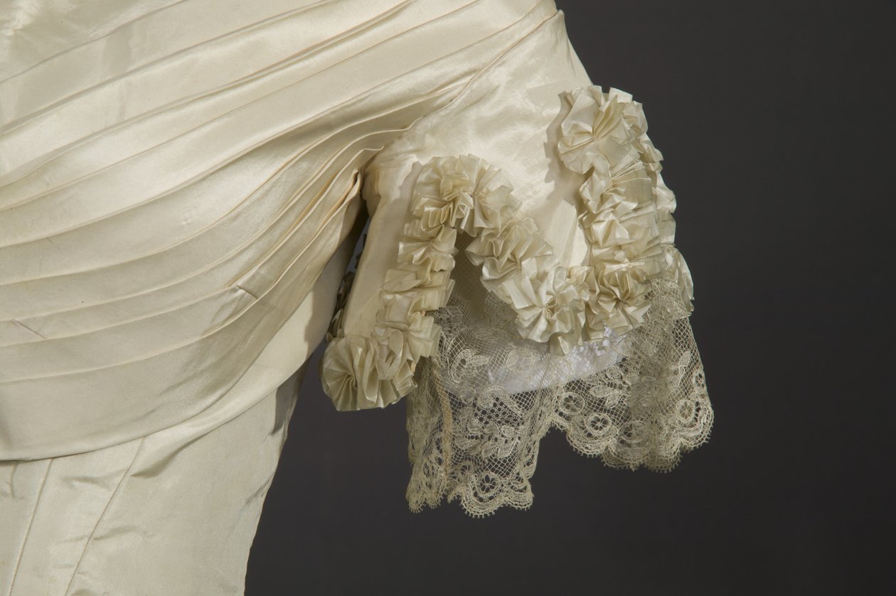 Bridesmaid dress by Unknown artist