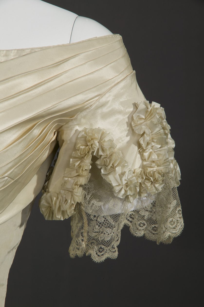 Bridesmaid dress by Unknown artist