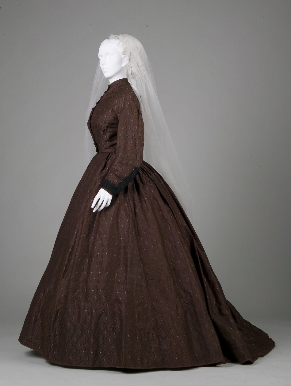 Wedding dress by Unknown artist