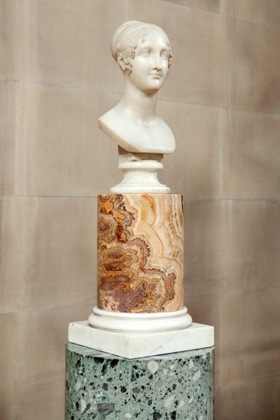 Laura by Antonio Canova