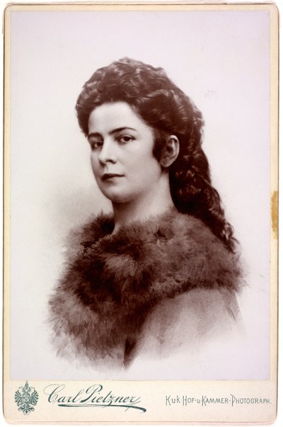 Elisabeth by Carl Pietzner