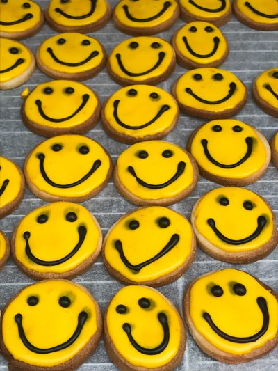 Composition - Smiley by Cécile Jamet