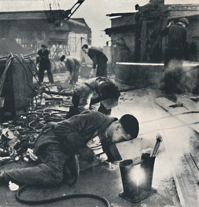 Riveting by Cecil Beaton