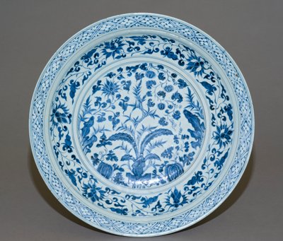 Large dish, late 14th century by Chinese School