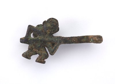Garment hook by Eastern Zhou Dynasty Chinese School