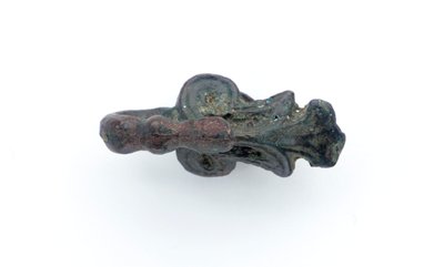 Garment hook, 400-200 BC by Eastern Zhou Dynasty Chinese School