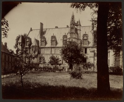 Beauvais, Palace of Justice by Eugène Atget