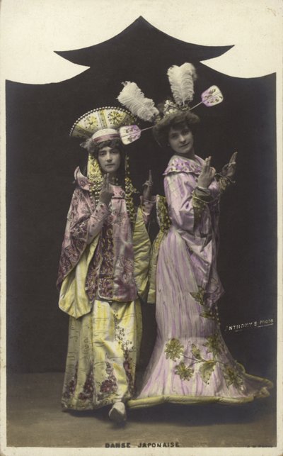 Japanese Dance by French Photographer