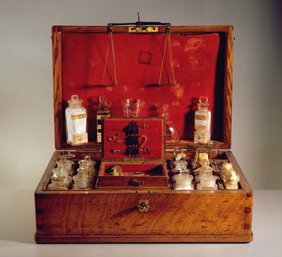Travelling pharmacy by French School