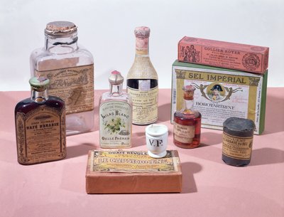 Various pharmaceutical medicines by French School
