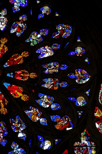 Window w135 depicting musician angels by French School