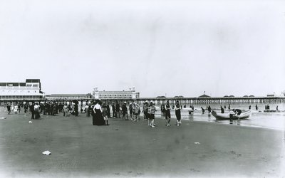 Atlantic City Beach, New Jersey by G.P. Hall und Sohn