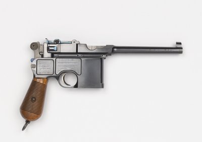 Mauser C96 7.63 mm pistol by German School
