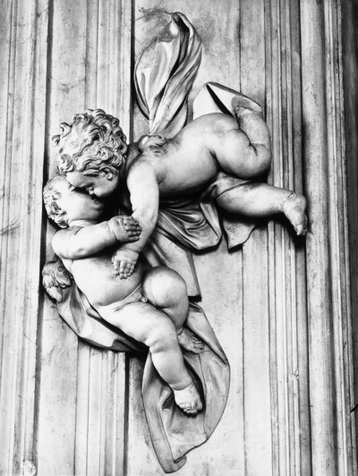 Putti kissing by Giacomo Serpotta