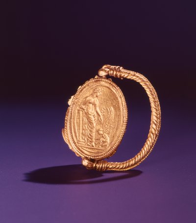 Finger ring with Aphrodite and Eros by Greek School