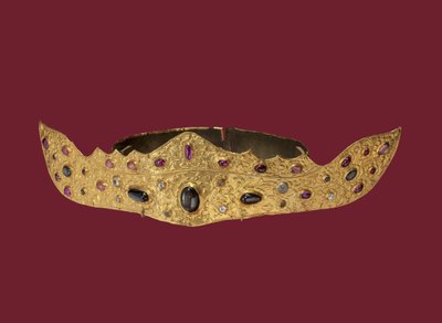 Crown, Klungkung Kingdom by Indonesian School