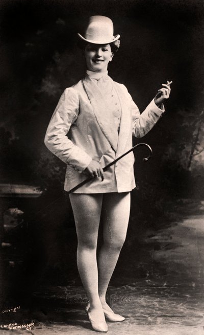 Lily Iris, actress by London Stereoscopic and Photographic Co