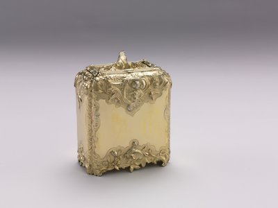 Tea Caddy by Paul de Lamerie