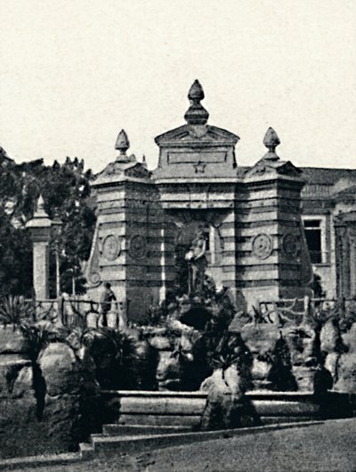 Fountain in the Garden of the Palace by Paulo Kowalsky