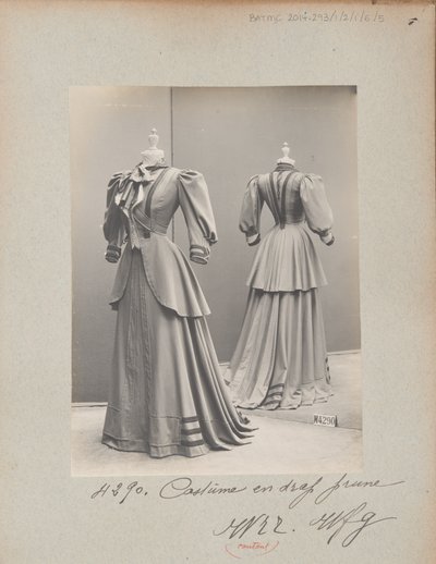 House of Worth, Costume by Photographer French