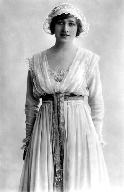 Phyllis Dare, English actress by Rita Martin