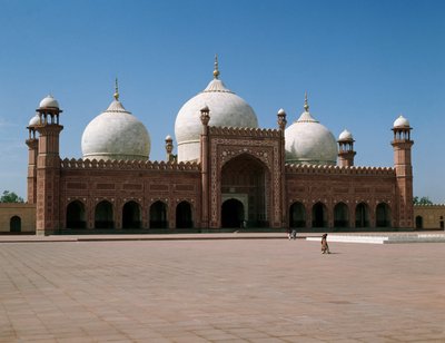 Badshahi Royal Mosque by School Pakistani