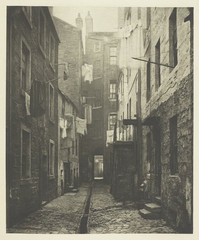 Close No. 75 High Street by Thomas Annan