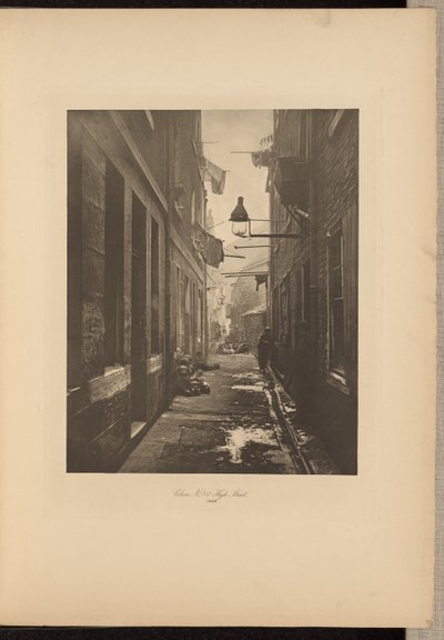 Close No. 80 High Street by Thomas Annan