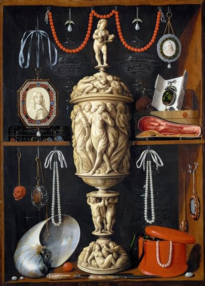 A cabinet with objects d’art by Unbekannt