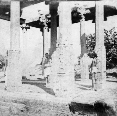 A ruined temple near Madras, India by Unbekannt