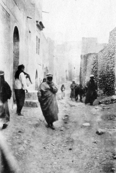 A street in Mosul, Mesopotamia, 1918 by Unbekannt