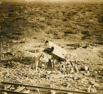 Abandoned 155 Gun, c1914-c1918 by Unbekannt