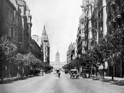 May Avenue, Buenos Aires, Argentina by Unbekannt