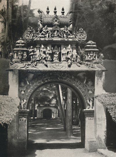 Entrance to a Hindu Temple, Ceylon, 1926 by Unbekannt