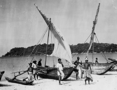 Fishing Boats, Trincomalee, Ceylon by Unbekannt